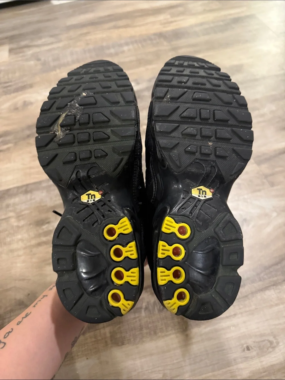 Nike Air Tuned Max TN Black Sneakers size 4Y